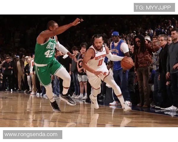 纽约尼克斯豪取五连胜稳居东部第二，布伦森32分10助攻领跑季后赛前景光明